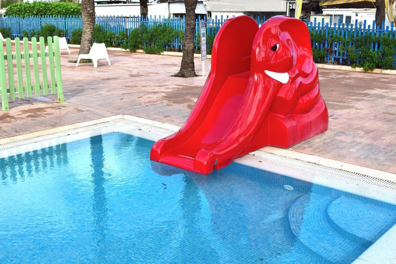 Casita Movil En Camping De La Manga Hotel Exterior photo